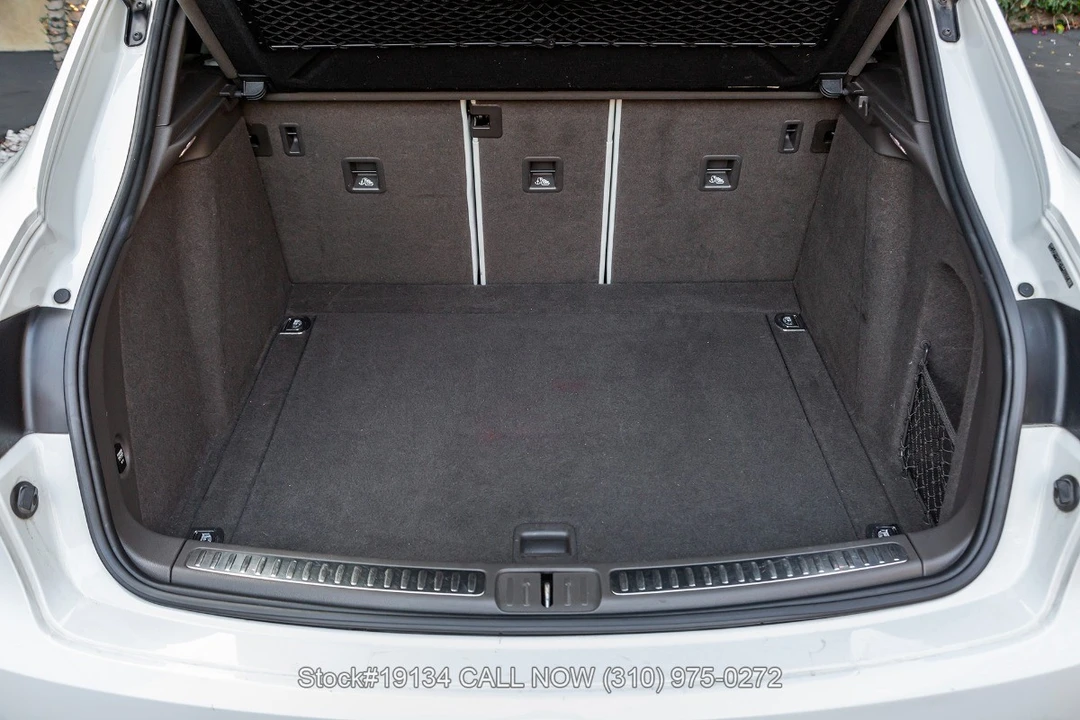 2015 Porsche Macan - Image 29 of 31