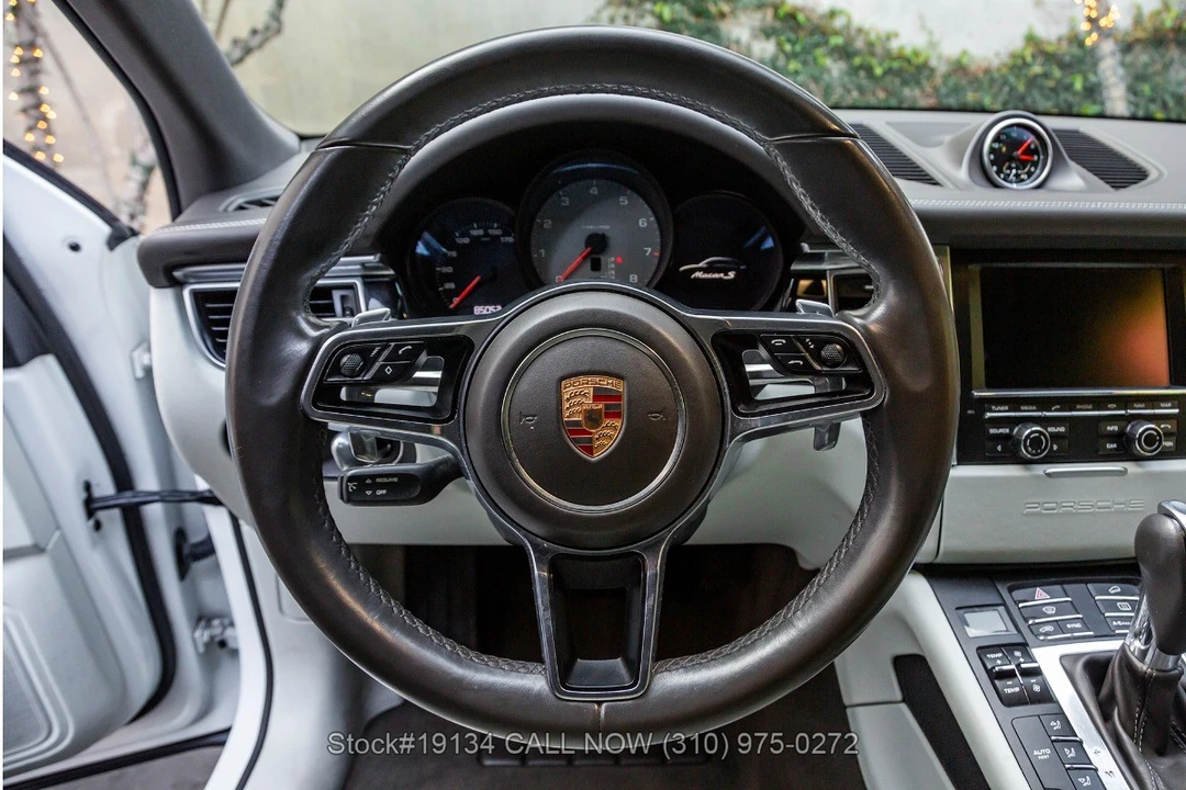 2015 Porsche Macan - Image 18 of 31