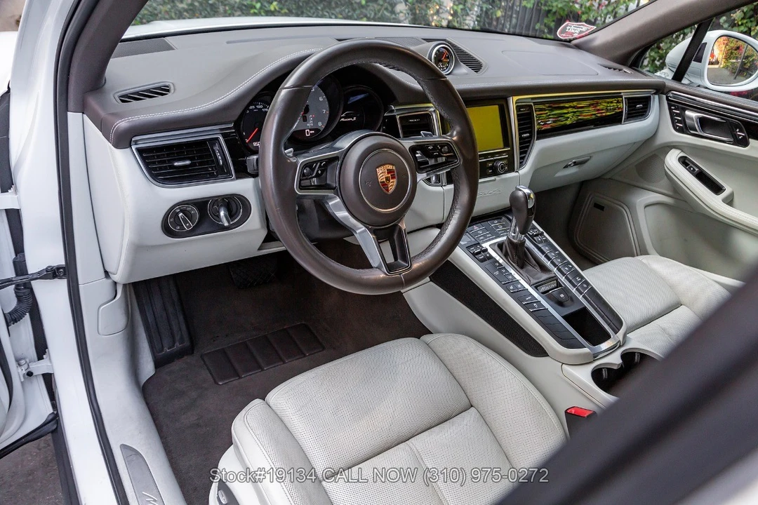 2015 Porsche Macan - Image 17 of 31