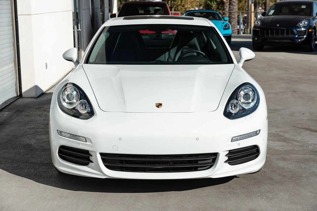 2015 Porsche 970 Panamera - Image 2 of 14
