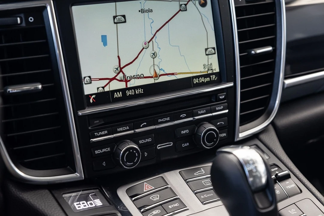 2015 Porsche 970 Panamera - Image 8 of 14