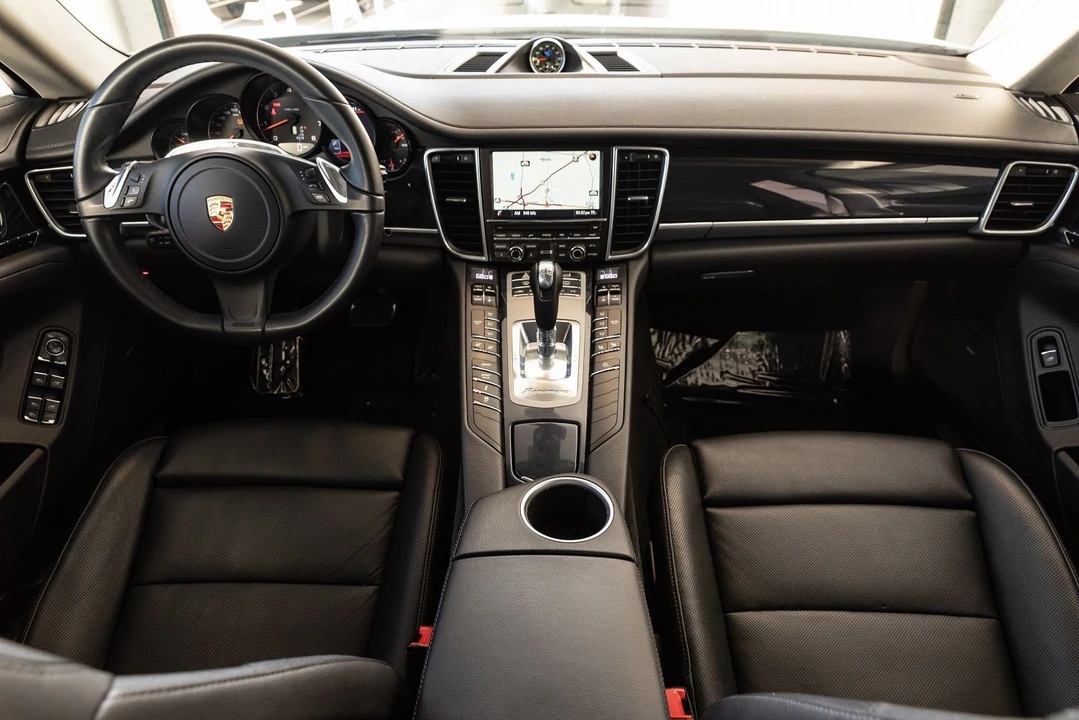 2015 Porsche 970 Panamera - Image 10 of 14