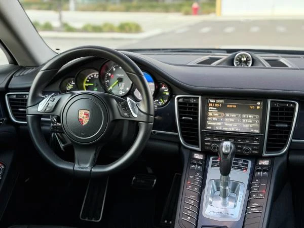 2015 Porsche 970 Panamera - Image 16 of 21