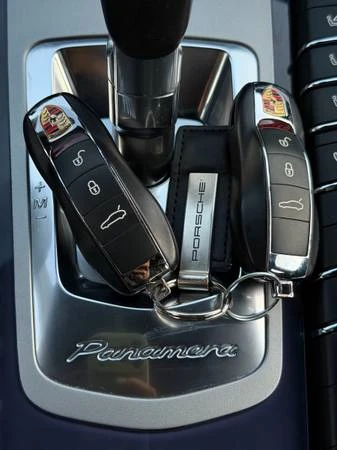 2015 Porsche 970 Panamera - Image 19 of 21