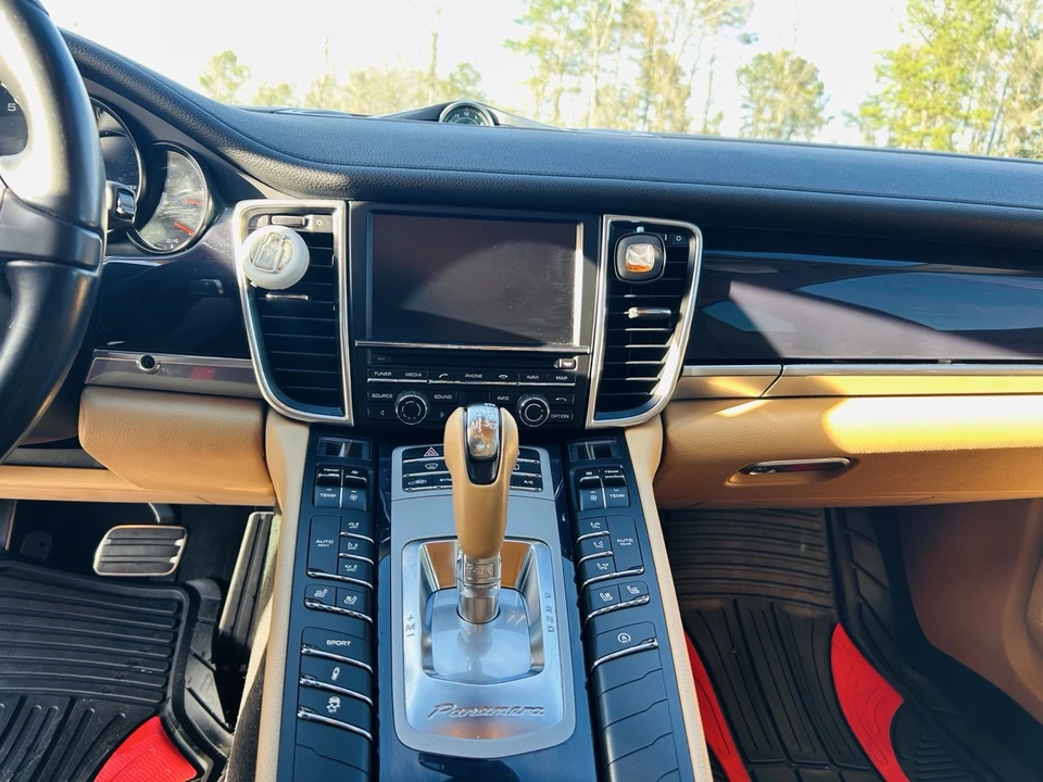 2015 Porsche 970 Panamera - Image 13 of 21