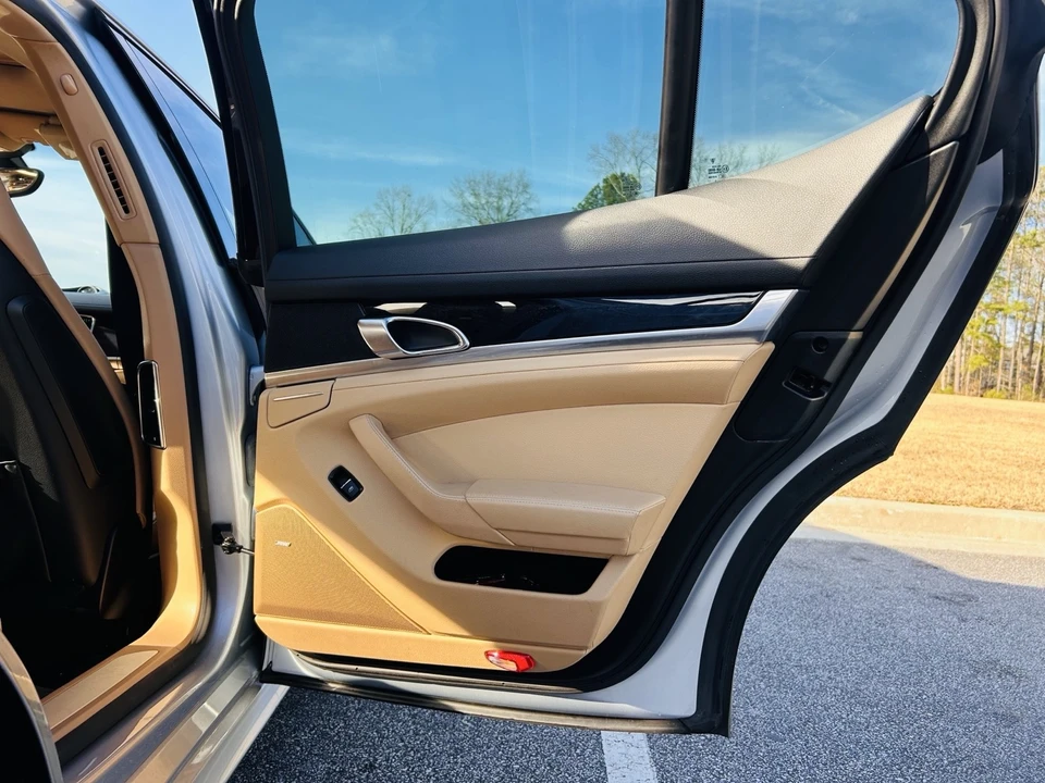 2015 Porsche 970 Panamera - Image 18 of 21