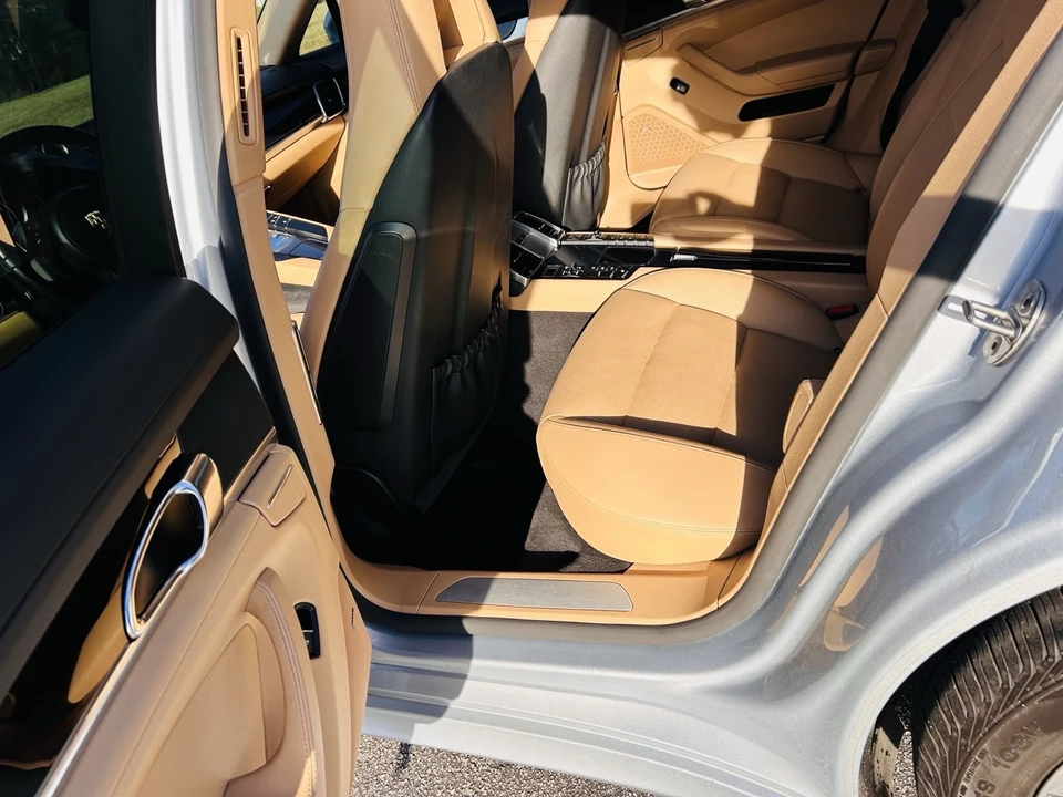 2015 Porsche 970 Panamera - Image 16 of 21