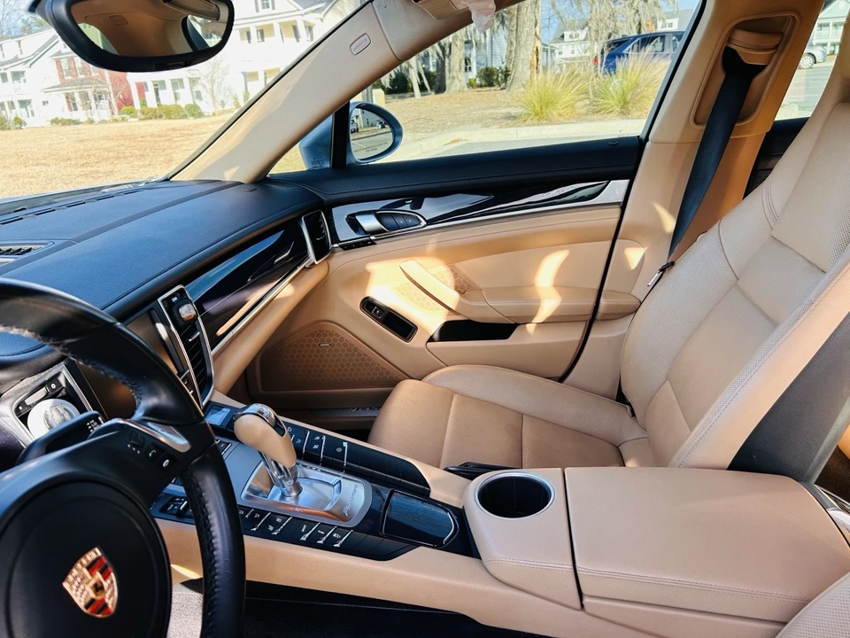 2015 Porsche 970 Panamera - Image 11 of 21