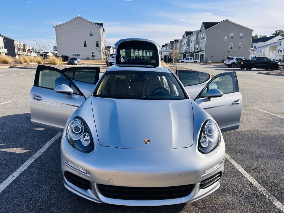 2015 Porsche 970 Panamera - Image 9 of 21