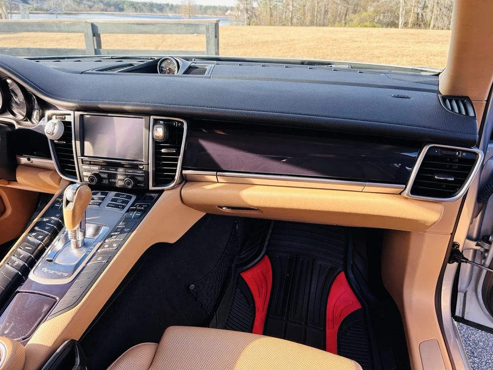2015 Porsche 970 Panamera - Image 19 of 21