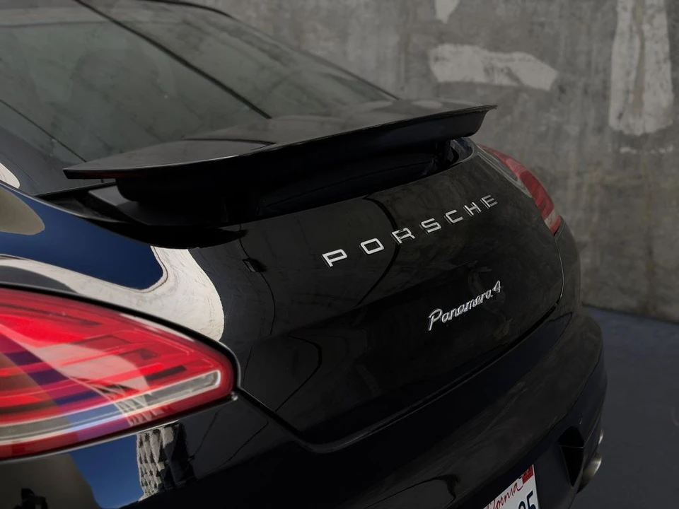 2015 Porsche 970 Panamera - Image 17 of 21