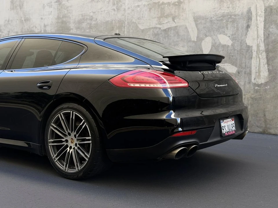 2015 Porsche 970 Panamera - Image 9 of 21