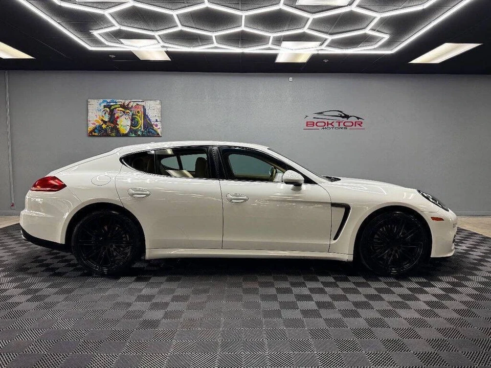 2015 Porsche 970 Panamera - Image 16 of 31