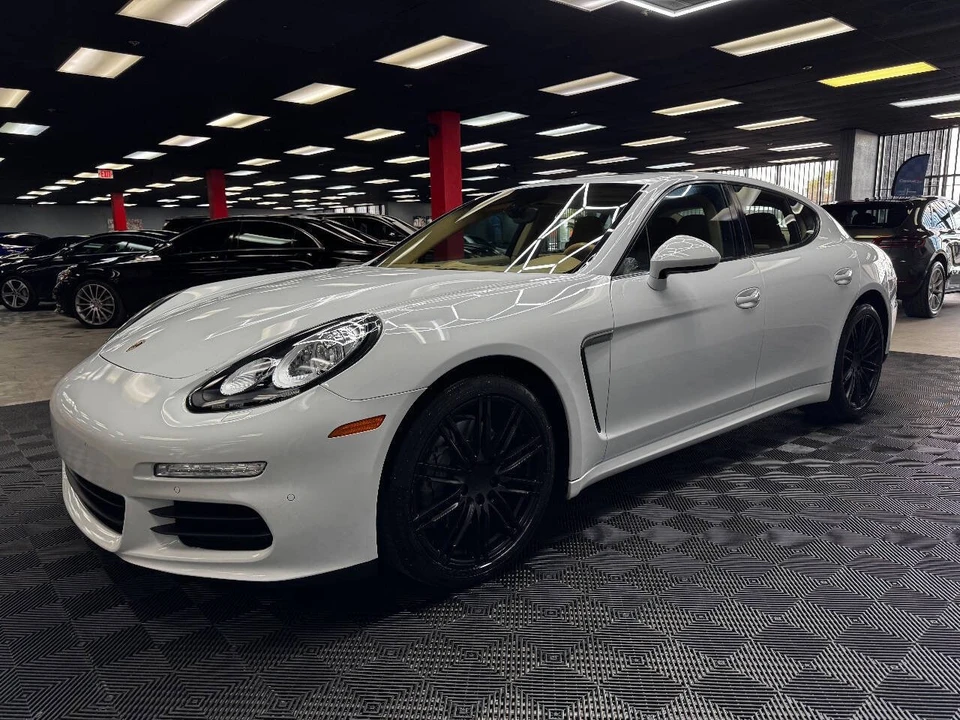 2015 Porsche 970 Panamera - Image 7 of 12
