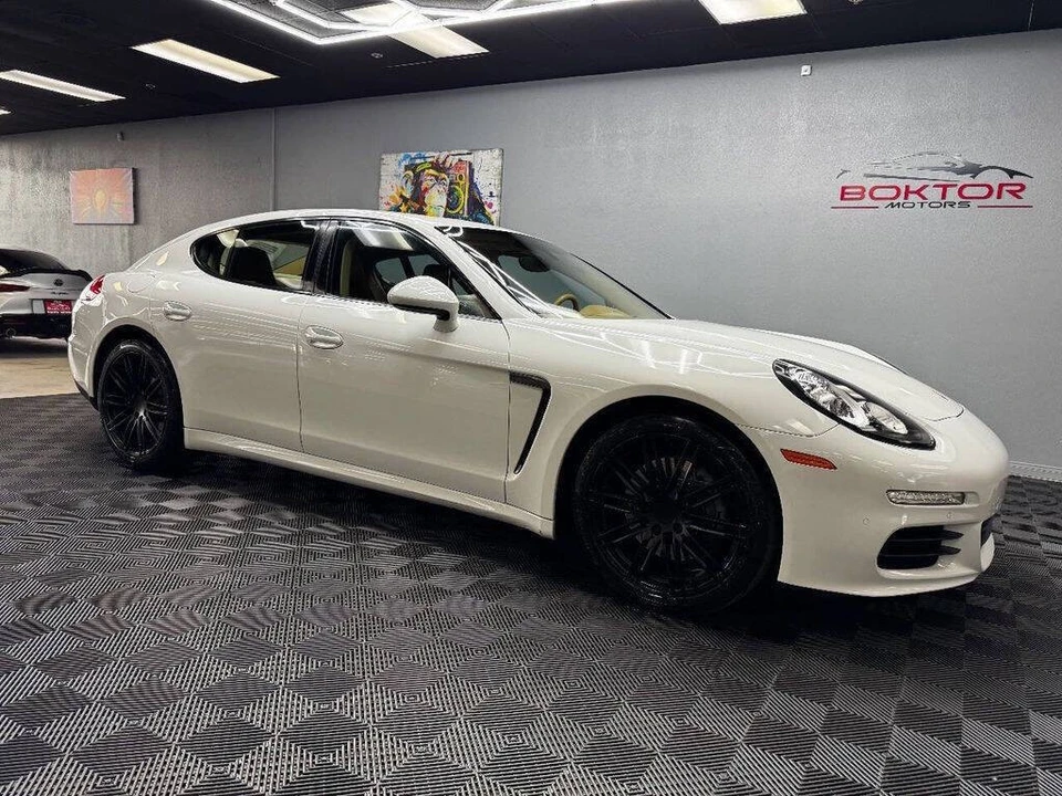 2015 Porsche 970 Panamera - Image 2 of 31