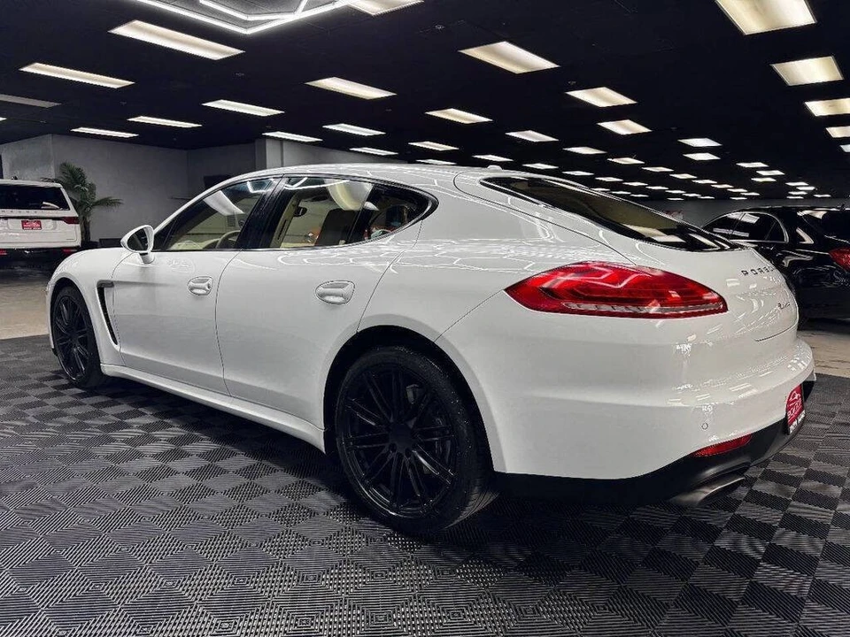 2015 Porsche 970 Panamera - Image 9 of 31