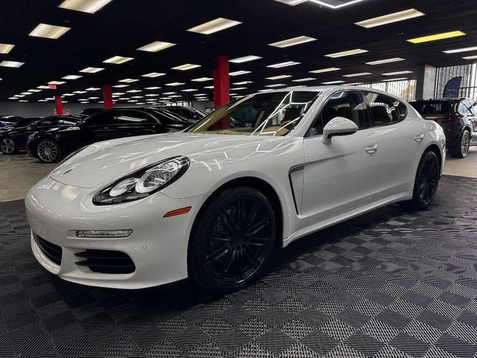 2015 Porsche 970 Panamera - Image 8 of 31