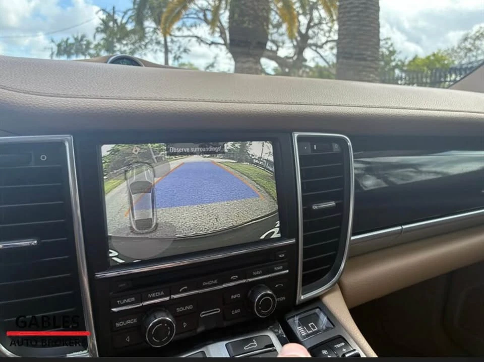 2015 Porsche 970 Panamera - Image 7 of 10