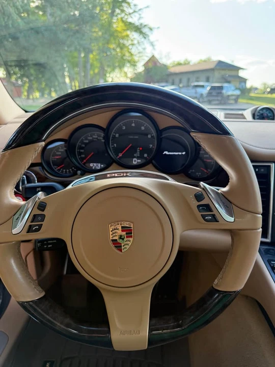2015 Porsche 970 Panamera - Image 9 of 12