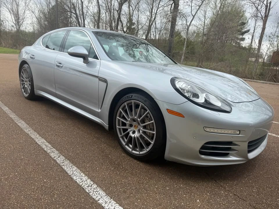 2015 Porsche 970 Panamera - Image 2 of 9