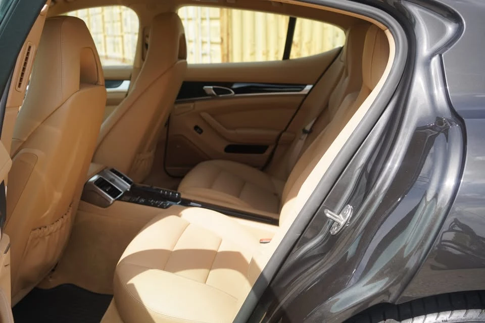 2015 Porsche 970 Panamera - Image 9 of 20
