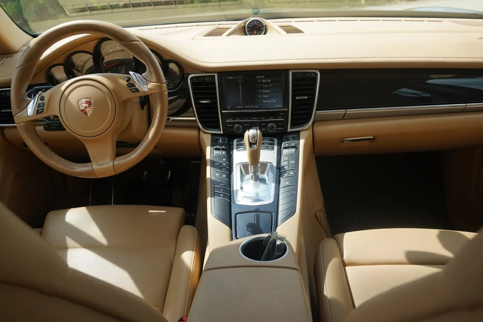2015 Porsche 970 Panamera - Image 11 of 20
