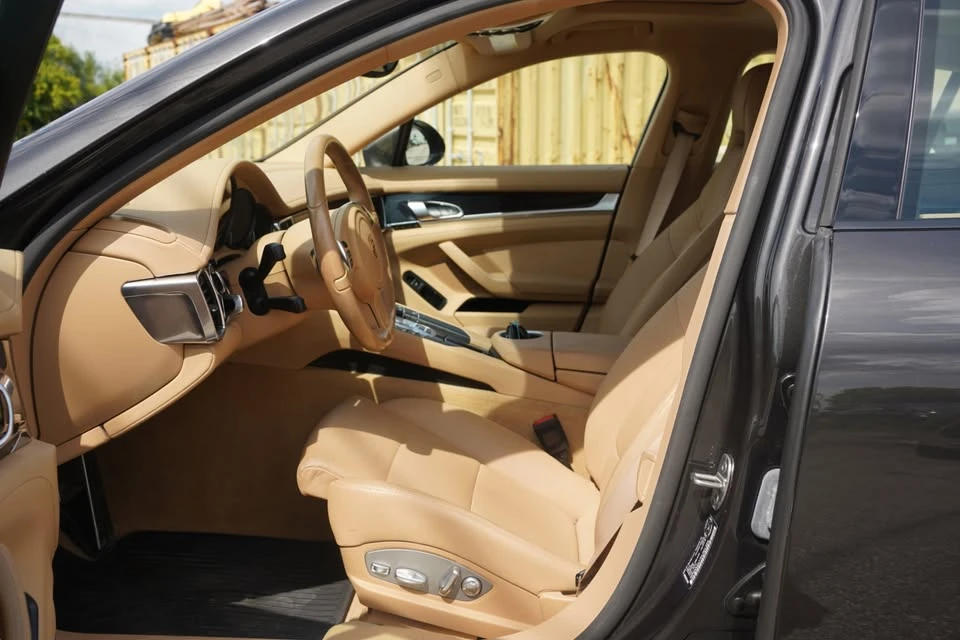 2015 Porsche 970 Panamera - Image 10 of 20