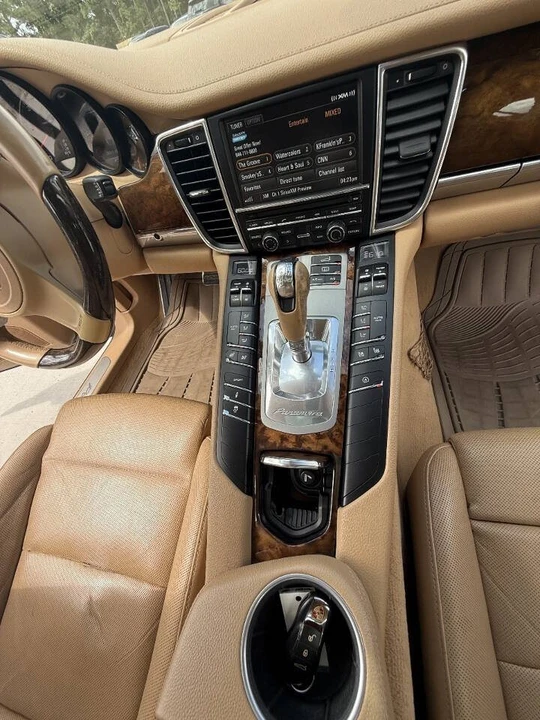 2015 Porsche 970 Panamera - Image 12 of 17