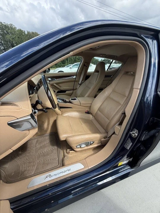 2015 Porsche 970 Panamera - Image 9 of 17