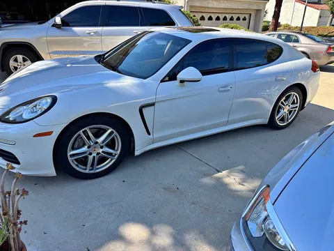 2015 Porsche Panamera 4 Sedan 4D