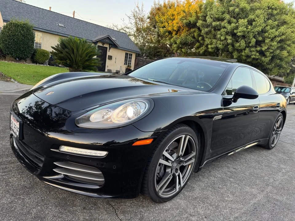 2015 Porsche Panamera - Image 13 of 18