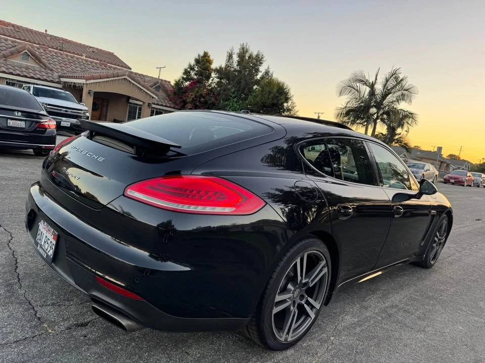 2015 Porsche Panamera - Image 11 of 18