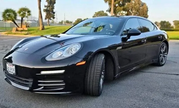 2015 Porsche Panamera 4 Sport Turismo Sedan 4D