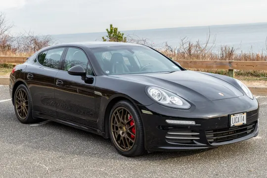 2015 Porsche Panamera 4