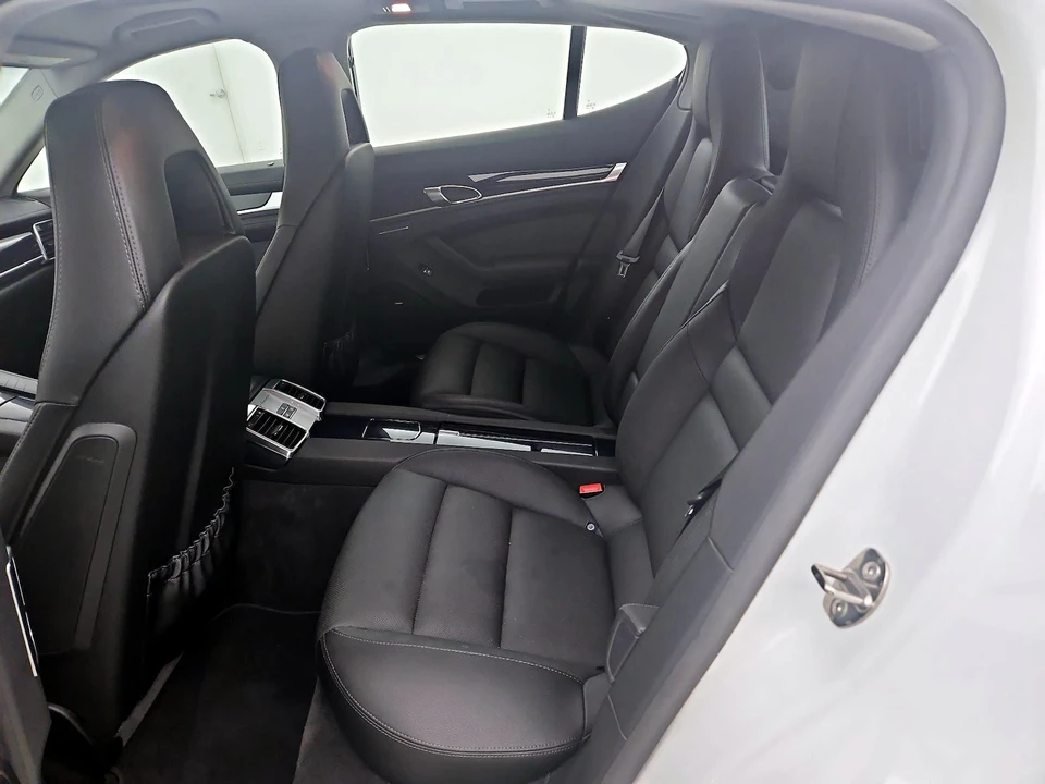 2015 Porsche 970 Panamera - Image 21 of 27