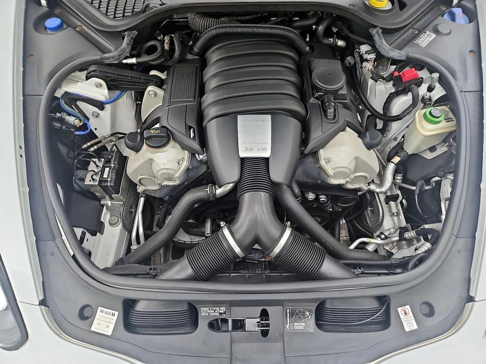 2015 Porsche 970 Panamera - Image 23 of 27