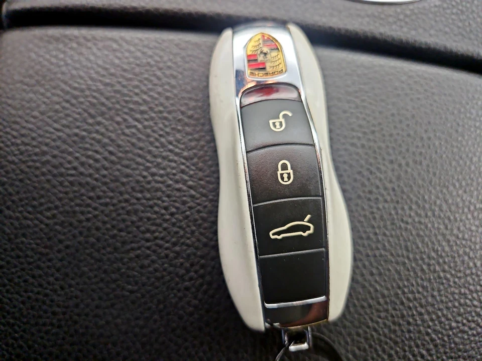 2015 Porsche 970 Panamera - Image 24 of 27