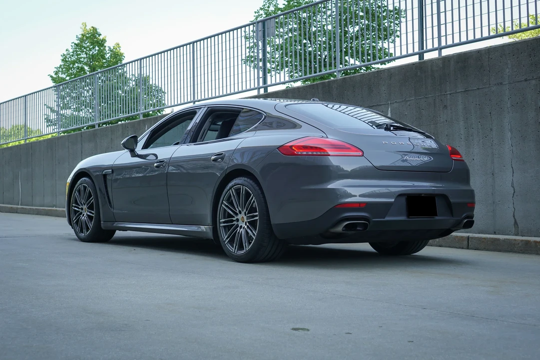 2015 Porsche 970 Panamera - Image 4 of 6
