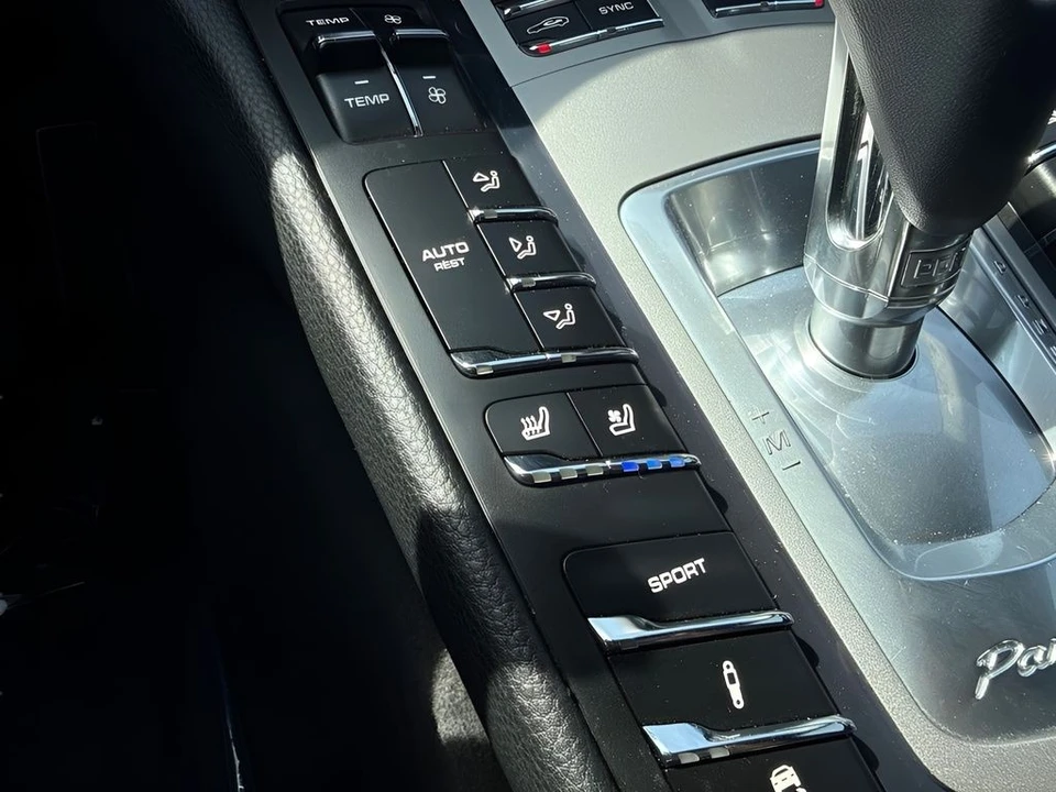 2015 Porsche 970 Panamera - Image 15 of 27