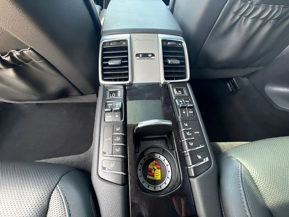 2015 Porsche 970 Panamera - Image 8 of 27
