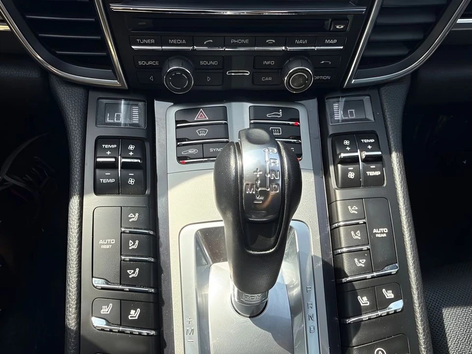 2015 Porsche 970 Panamera - Image 12 of 27