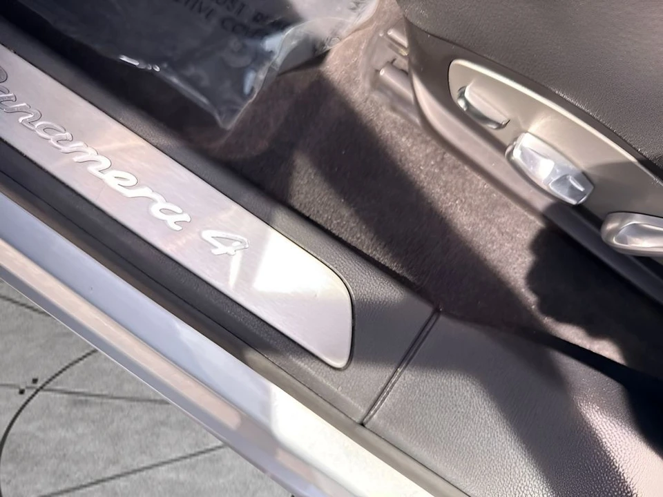 2015 Porsche 970 Panamera - Image 24 of 27