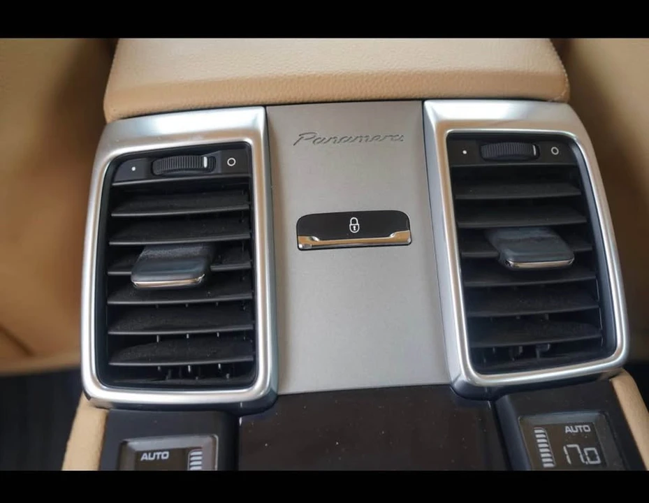 2015 Porsche 970 Panamera - Image 20 of 20