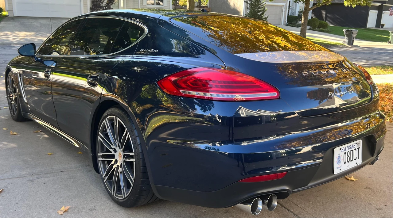 2015 Porsche 970 Panamera 4S - Image 8 of 31