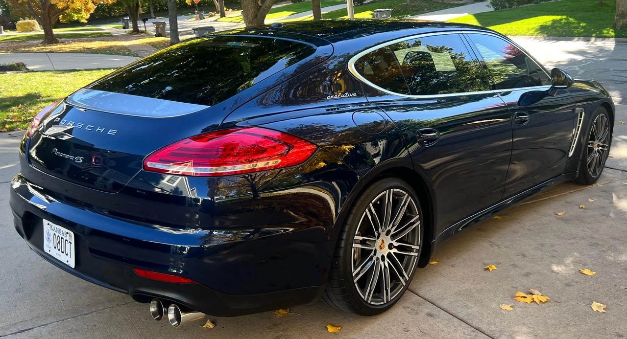 2015 Porsche 970 Panamera 4S - Image 10 of 31