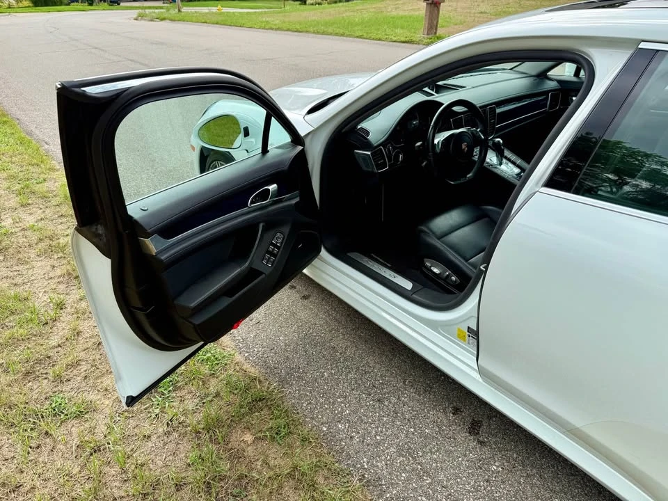 2015 Porsche 970 Panamera 4S - Image 4 of 20