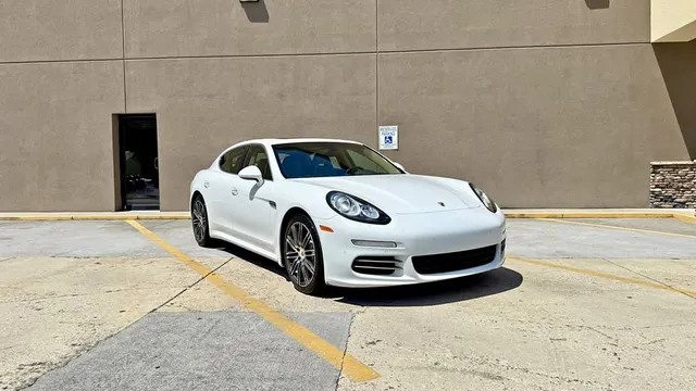 2015 Porsche Panamera 4S Sedan 4D