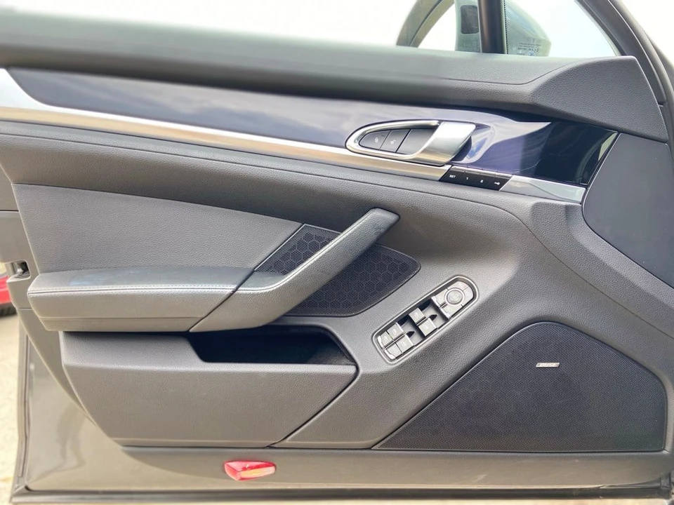 2015 Porsche 970 Panamera 4S - Image 12 of 31