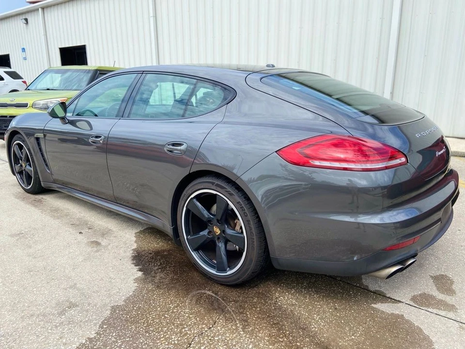 2015 Porsche 970 Panamera 4S - Image 3 of 31