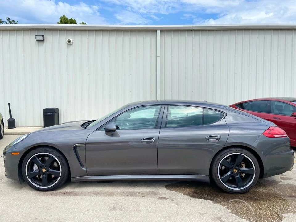 2015 Porsche 970 Panamera 4S - Image 2 of 31
